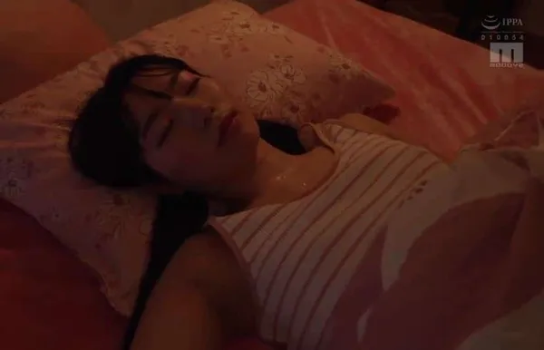 sex em trai nhỏ Nữa đêm bố dượng mò vào dí tới tấp con riêng của cô vợ sau thời gian nuôi để thịt