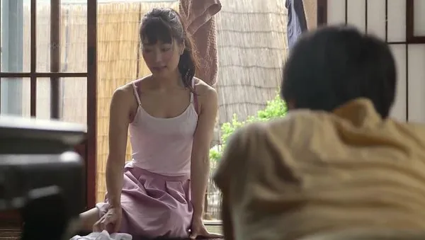 phim sex bằng máy Cảm xúc ùa về khi sống cạnh người vợ sắp cưới của anh trai là bạn thân thời thơ ấu